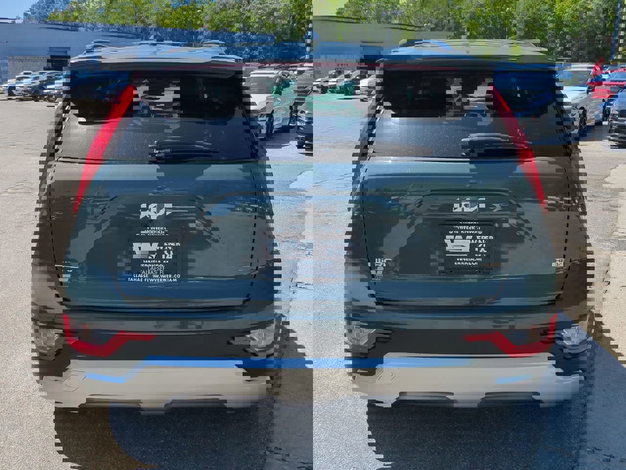 Certified 2024 Kia Niro EX image 6