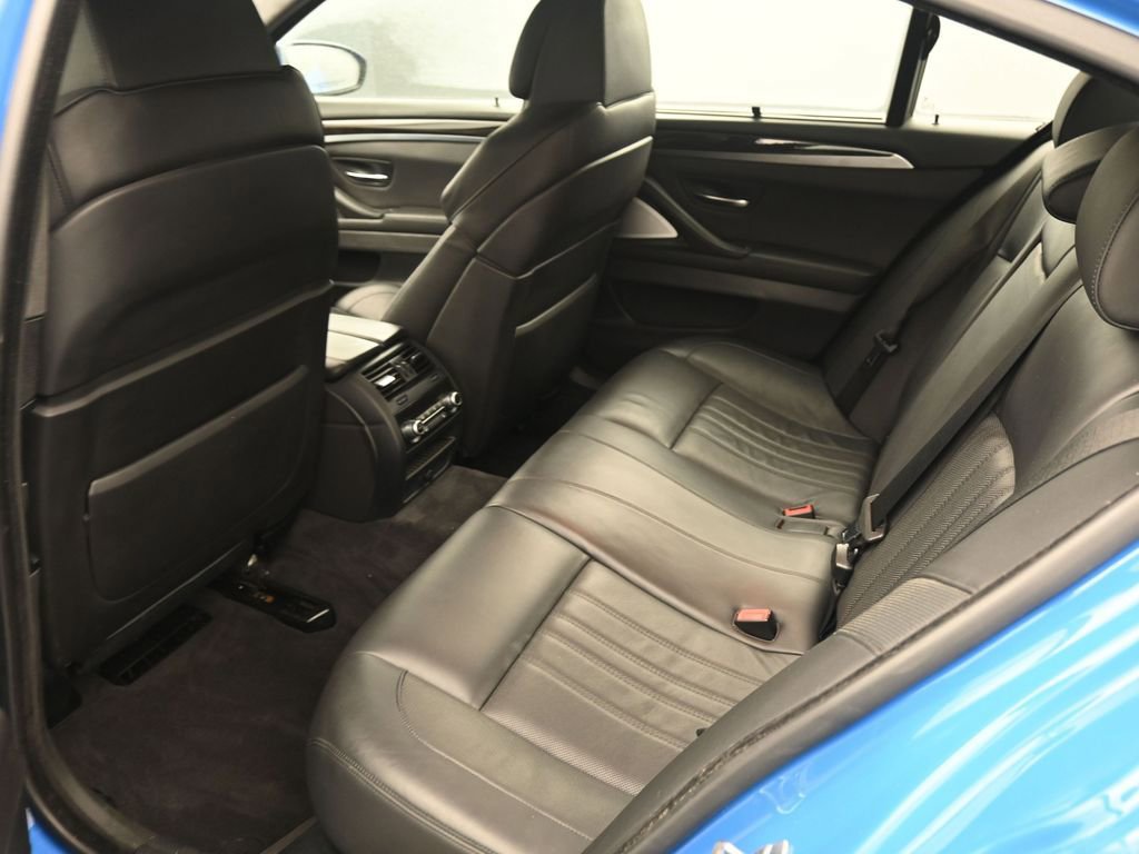 Used 2013 BMW M5 image 27