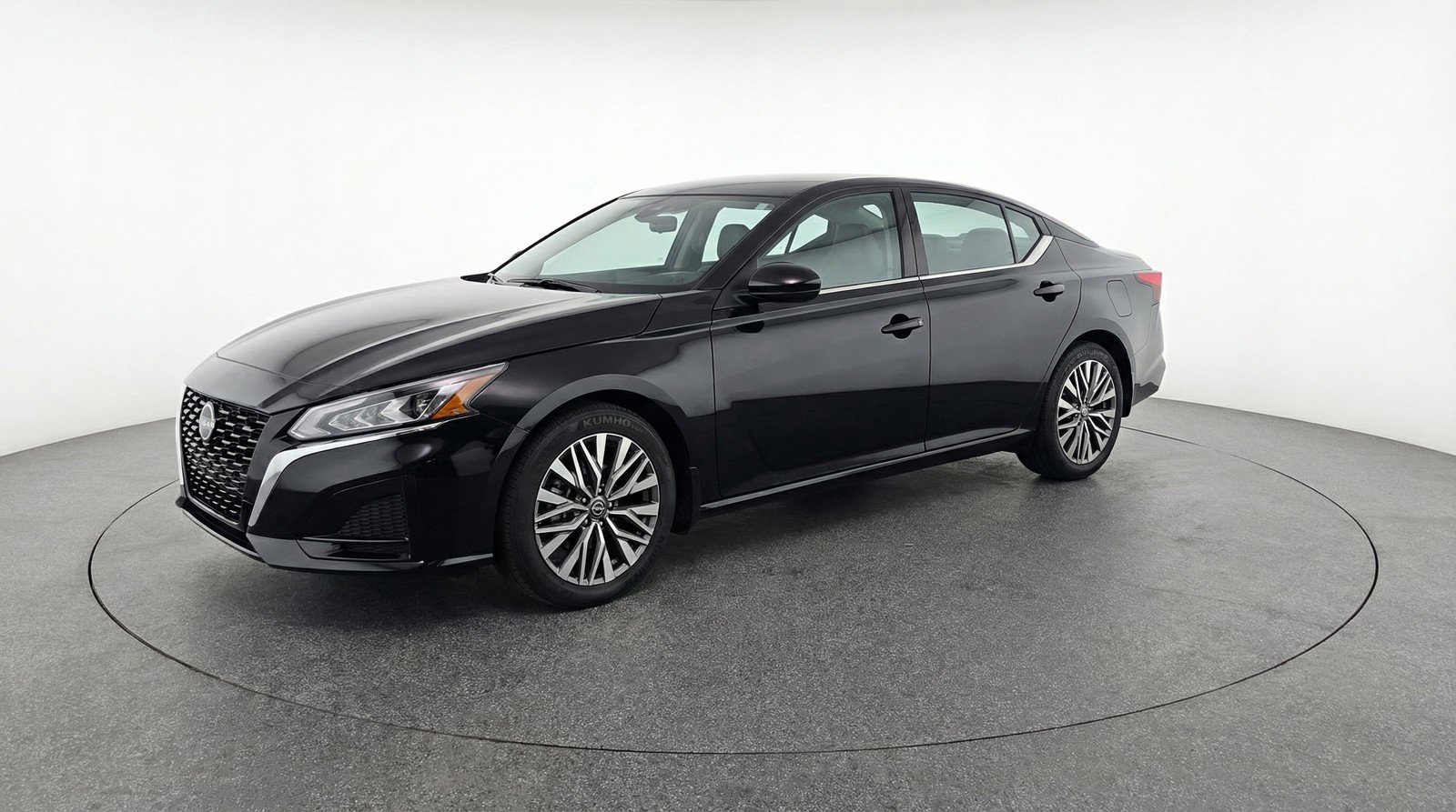 Used 2025 Nissan Altima 2.5 SV image 3