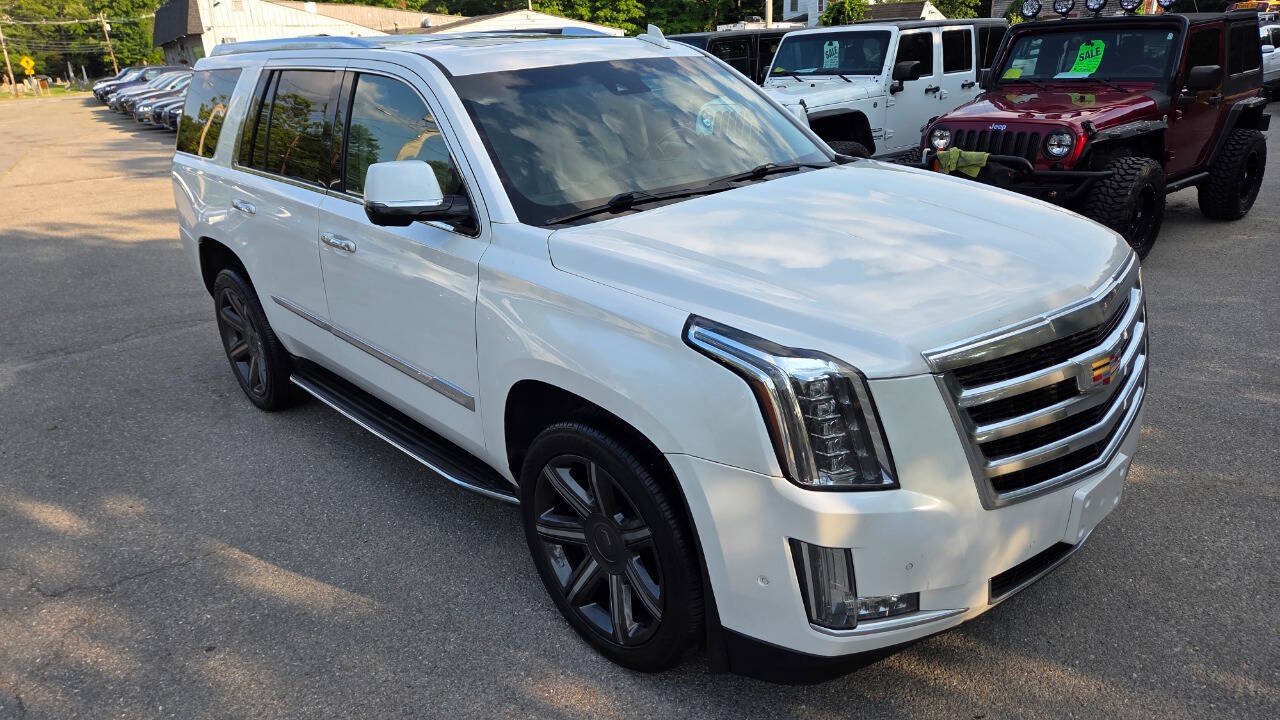 Used 2017 Cadillac Escalade Luxury AWD/4WD image 24