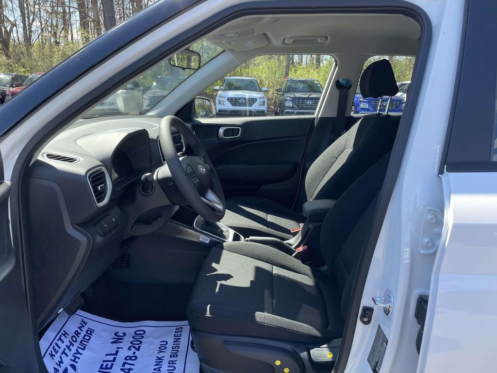 New 2026 Hyundai Venue SE image 15