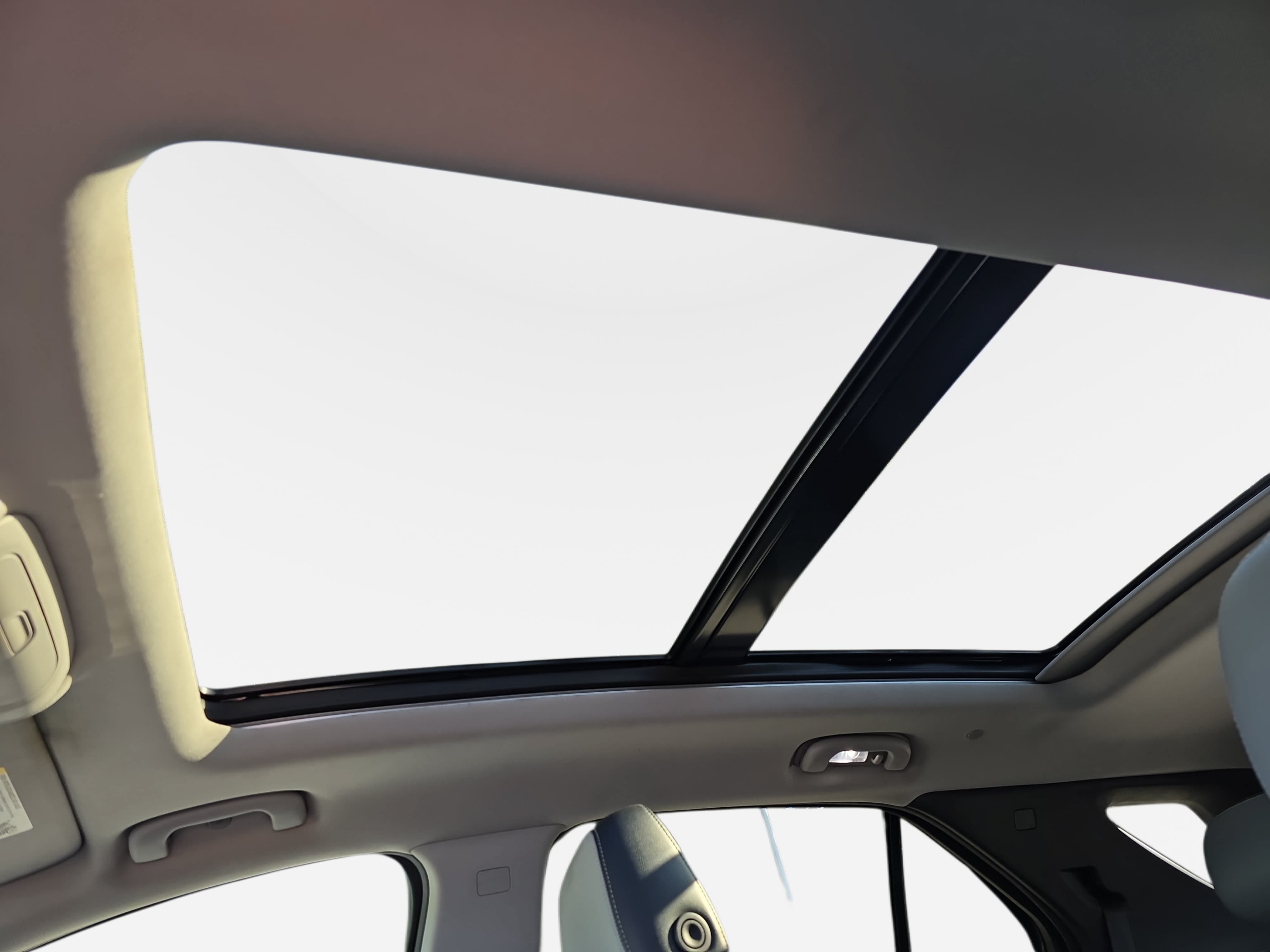 Used 2018 Chevrolet Equinox Premier FWD image 8