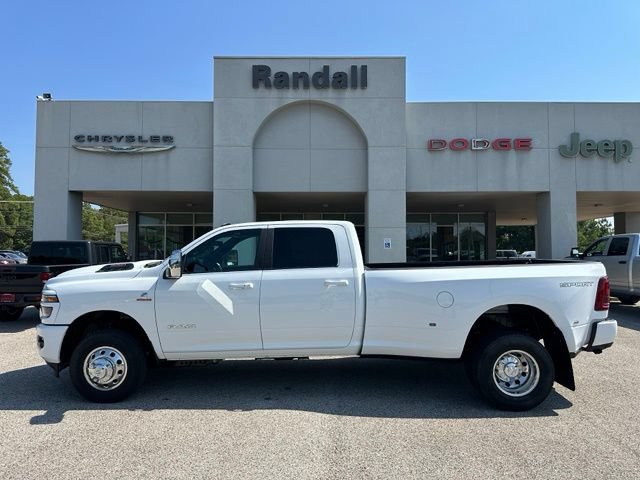 New 2026 RAM 3500 Laramie w/ Sport Appearance Package AWD/4WD image 8