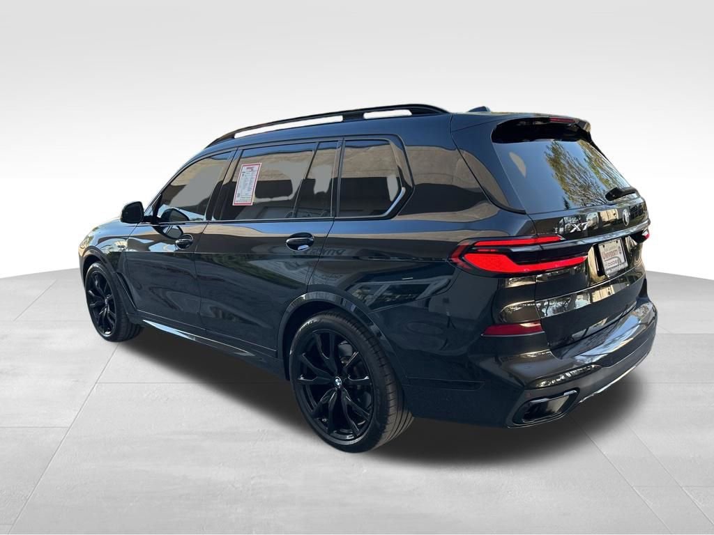 Used 2024 BMW X7 xDrive40i w/ M Sport Package image 4