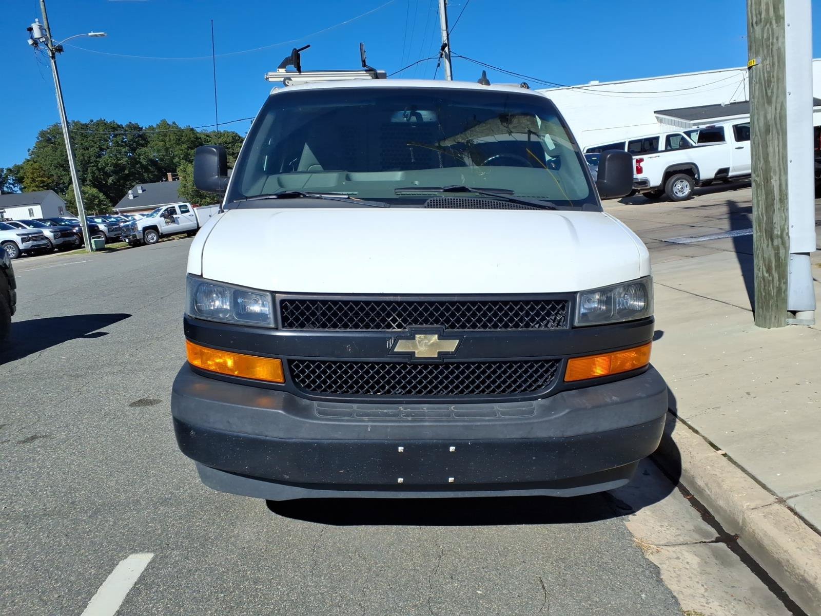 Used 2020 Chevrolet Express 2500 RWD image 9