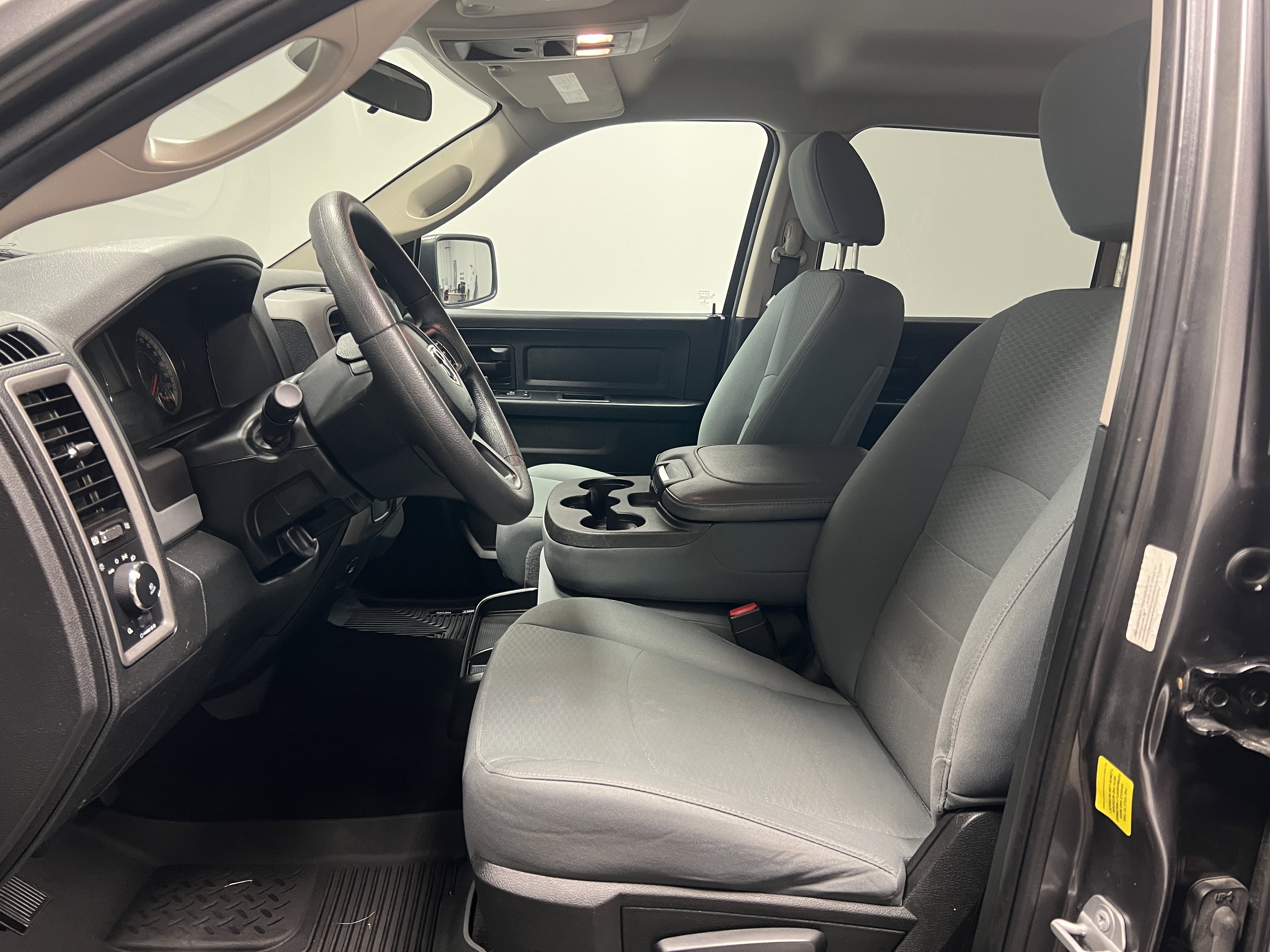 Used 2018 RAM 1500 Express image 15
