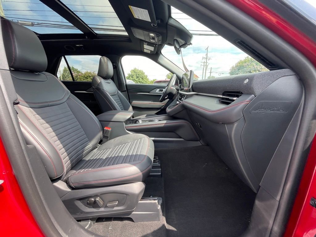 New 2025 Ford Explorer ST-Line w/ Premium Package image 28