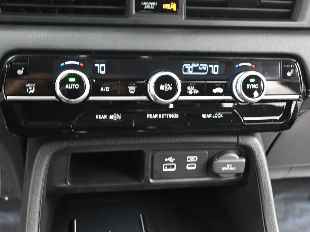 Used 2023 Honda Pilot Touring image 16