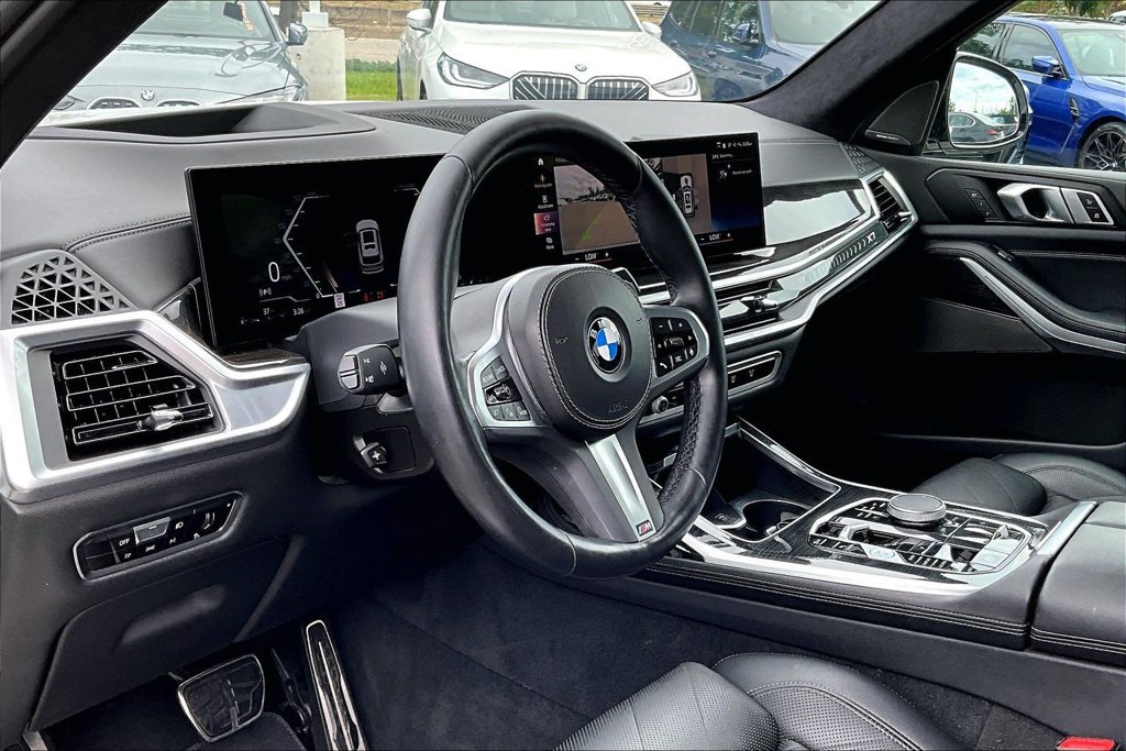 Used 2023 BMW X7 xDrive40i w/ M Sport Package AWD/4WD image 15