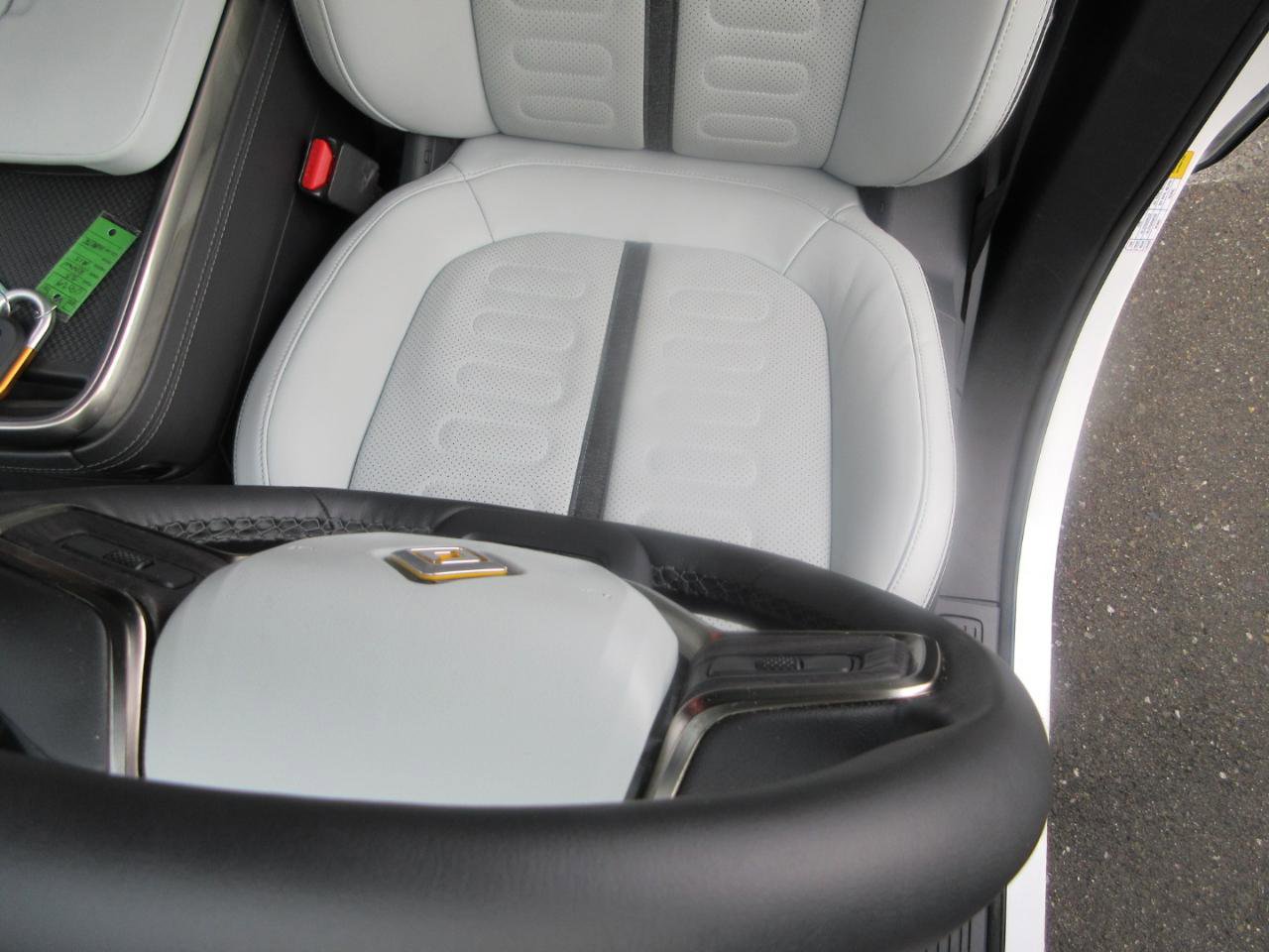 Used 2023 Rivian R1S Launch Edition image 11