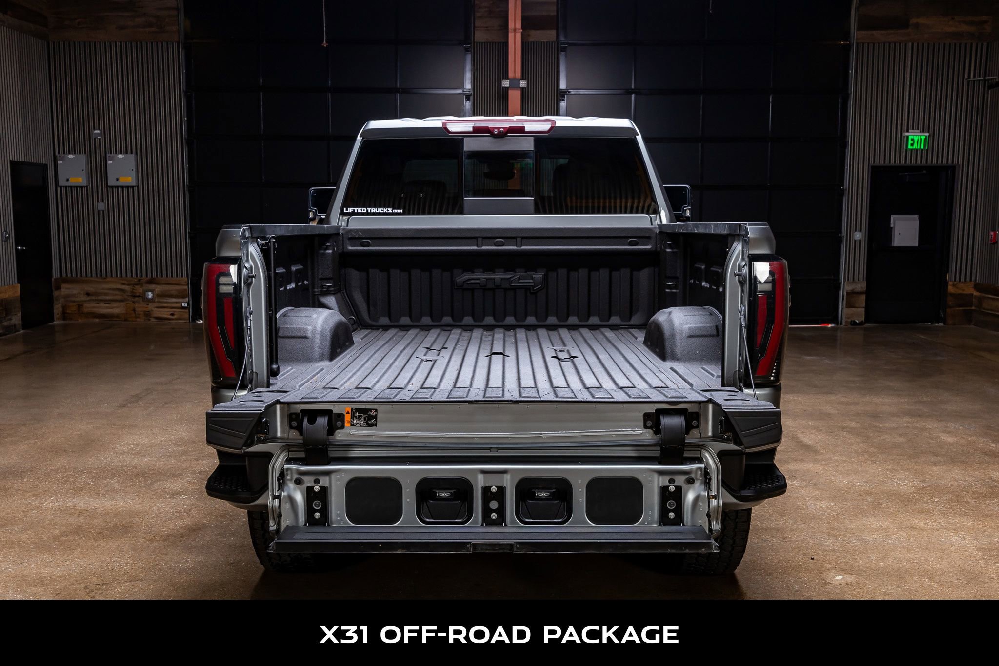 Used 2024 GMC Sierra 2500 AT4 w/ AT4 Premium Plus Package AWD/4WD image 8