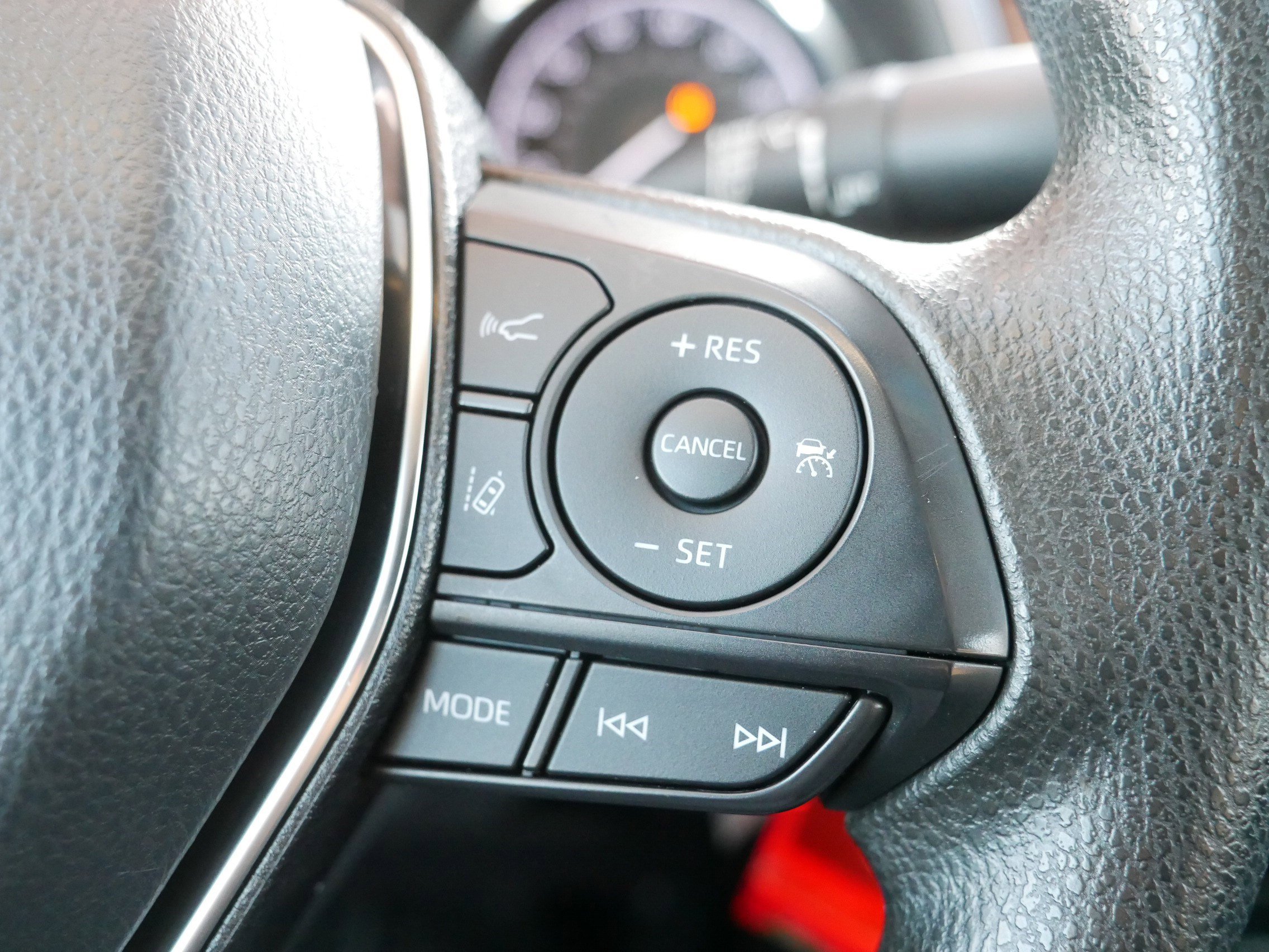 Used 2020 Toyota Camry LE image 29