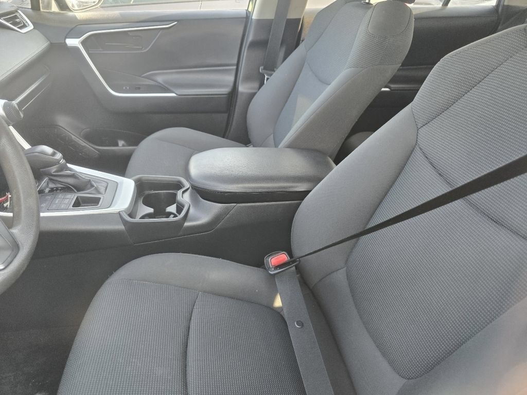 Used 2020 Toyota RAV4 LE w/ All Weather Liner Package AWD/4WD image 18