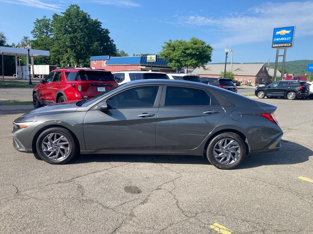 Used 2024 Hyundai Elantra SEL FWD image 20