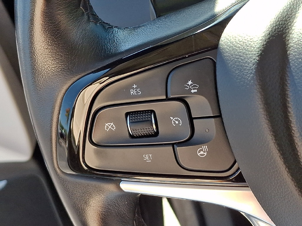 Used 2023 Buick Enclave Essence AWD/4WD image 20