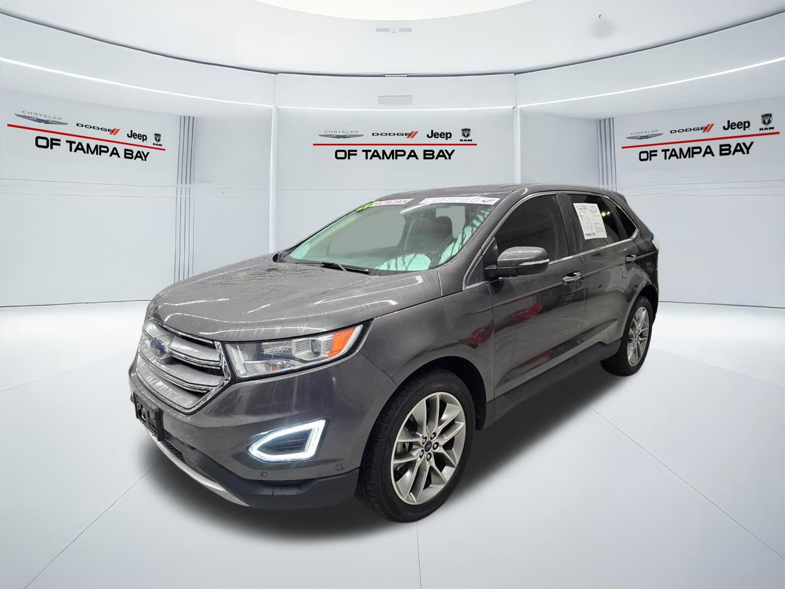 Used 2018 Ford Edge Titanium w/ Equipment Group 302A AWD/4WD image 2