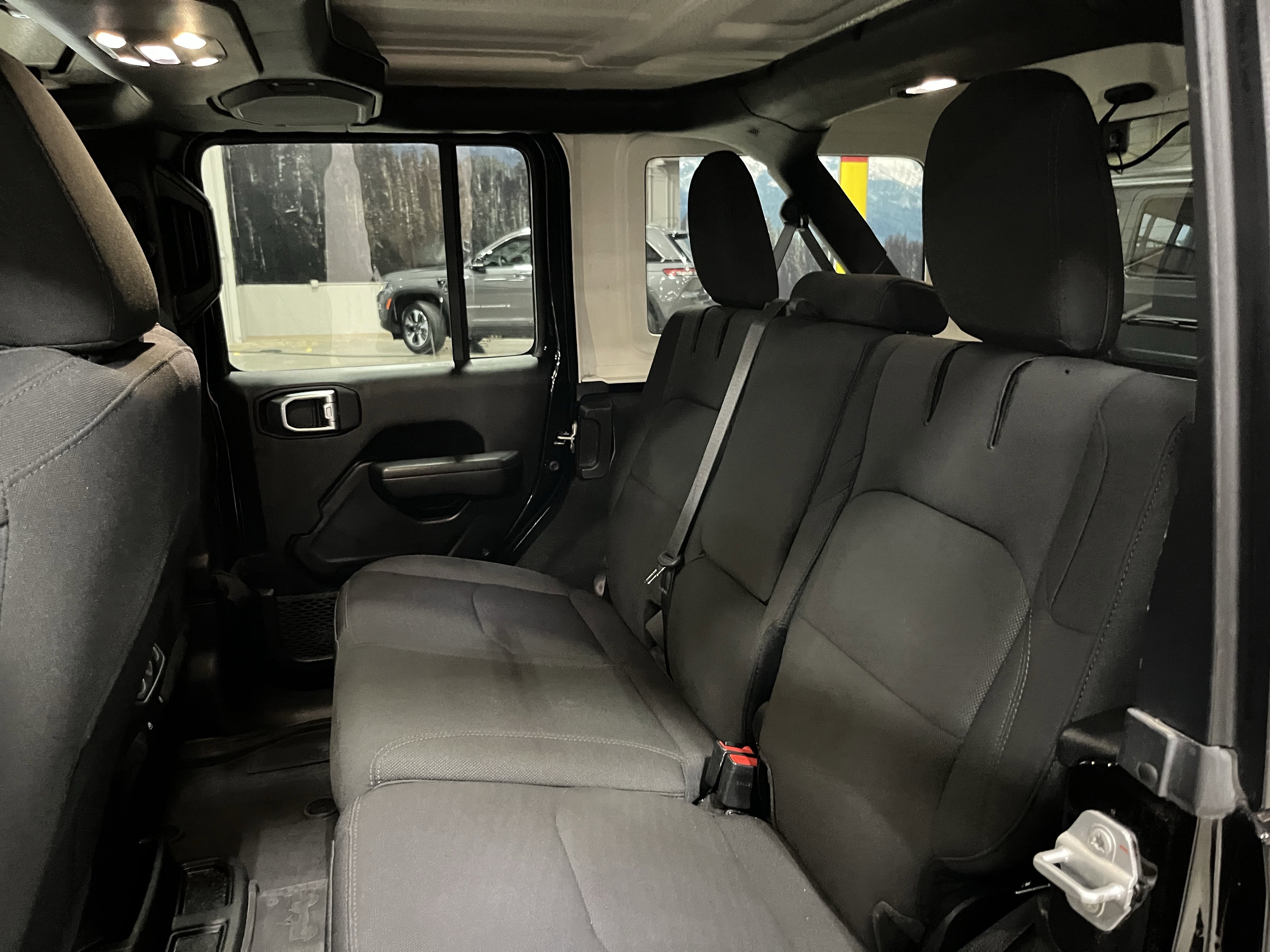 Used 2023 Jeep Wrangler Unlimited image 16