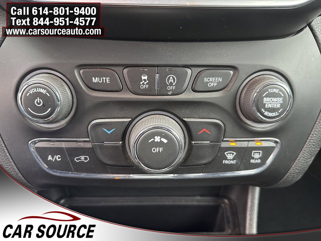 Used 2019 Jeep Cherokee Latitude Plus image 33