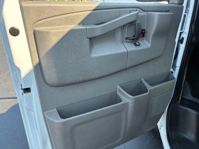 Used 2021 Chevrolet Express 3500 w/ Driver Convenience Package RWD image 15