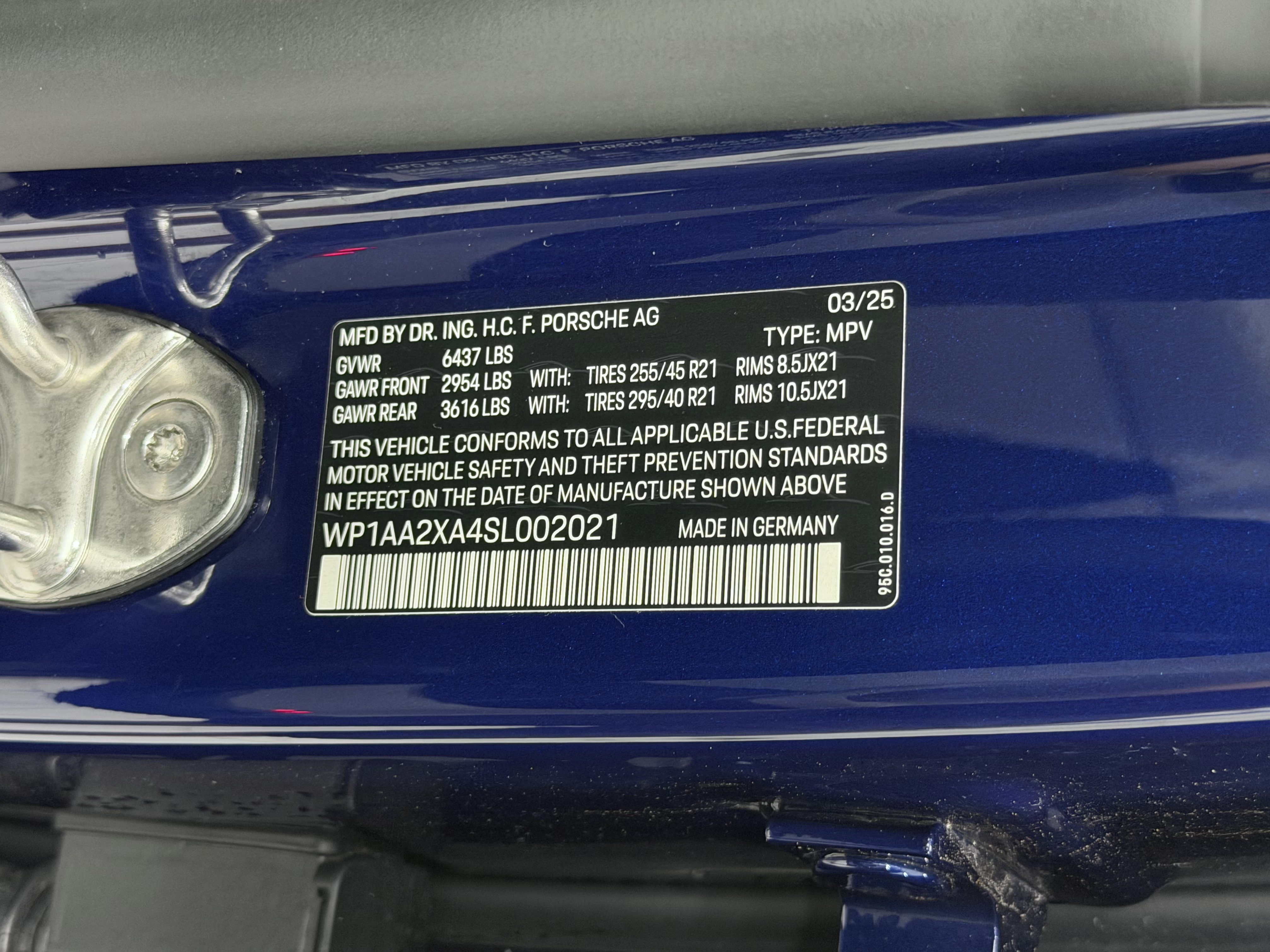 Certified 2025 Porsche Macan 4 Electric AWD/4WD image 63