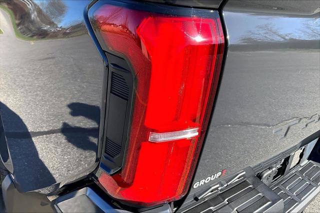 Certified 2025 Toyota Tacoma SR5 AWD/4WD image 28