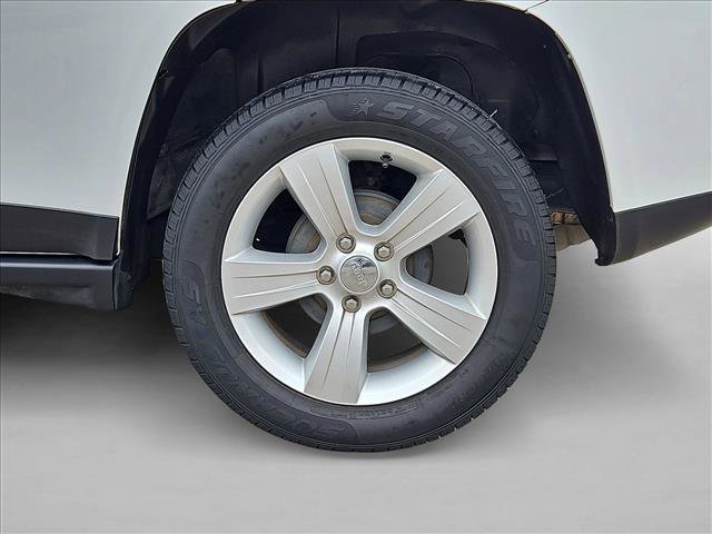 Used 2017 Jeep Compass Sport w/ Power Value Group image 21