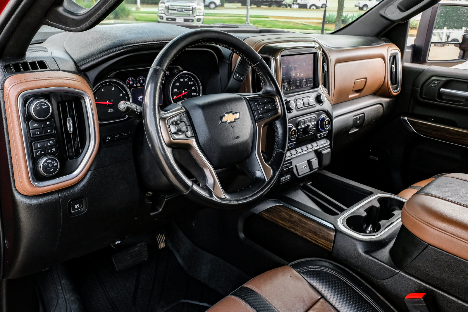 Used 2023 Chevrolet Silverado 2500 High Country w/ Technology Package AWD/4WD image 3