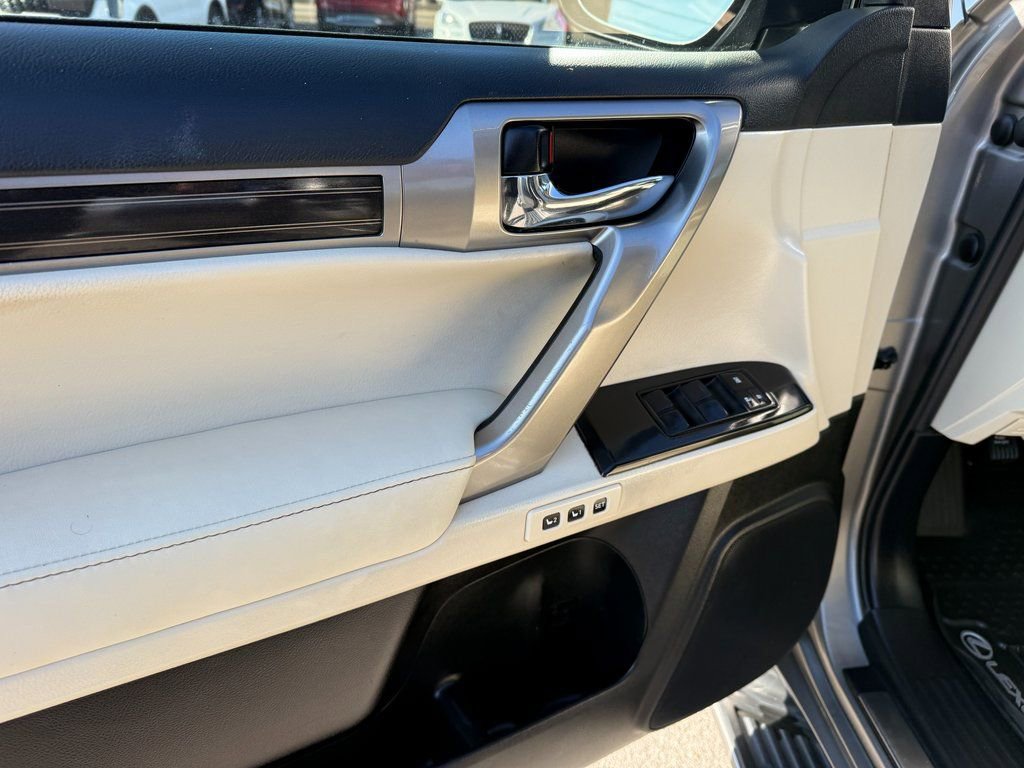 Used 2022 Lexus GX 460 Luxury w/ Off Road Package AWD/4WD image 27