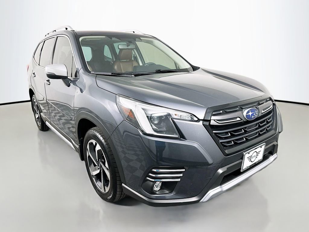Used 2023 Subaru Forester Touring image 3