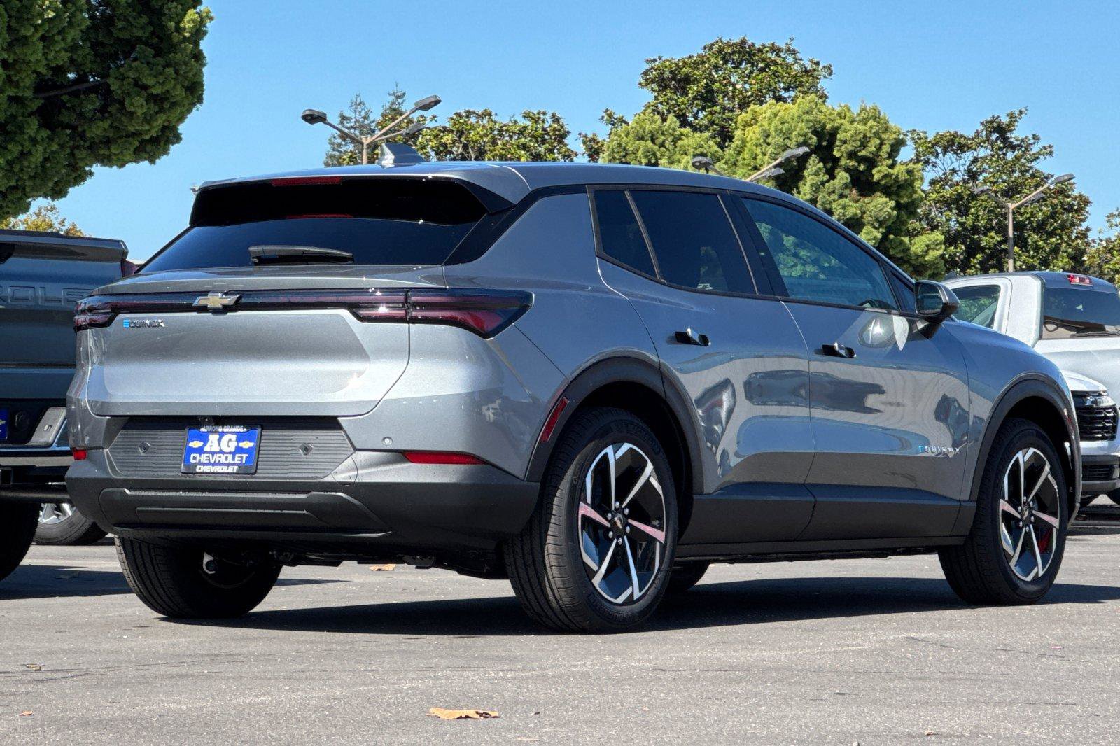 New 2026 Chevrolet Equinox EV LT image 4