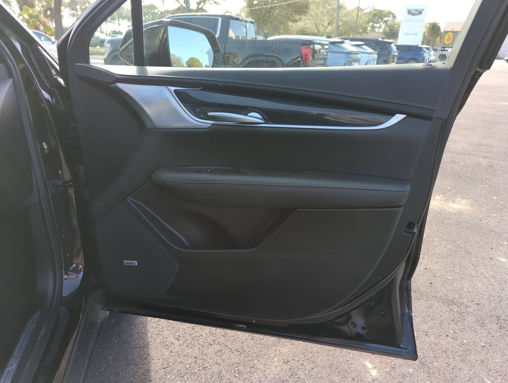 Used 2025 Cadillac XT5 Premium Luxury FWD image 33