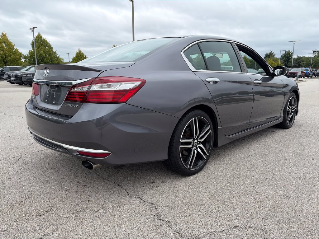Used 2017 Honda Accord Sport image 7