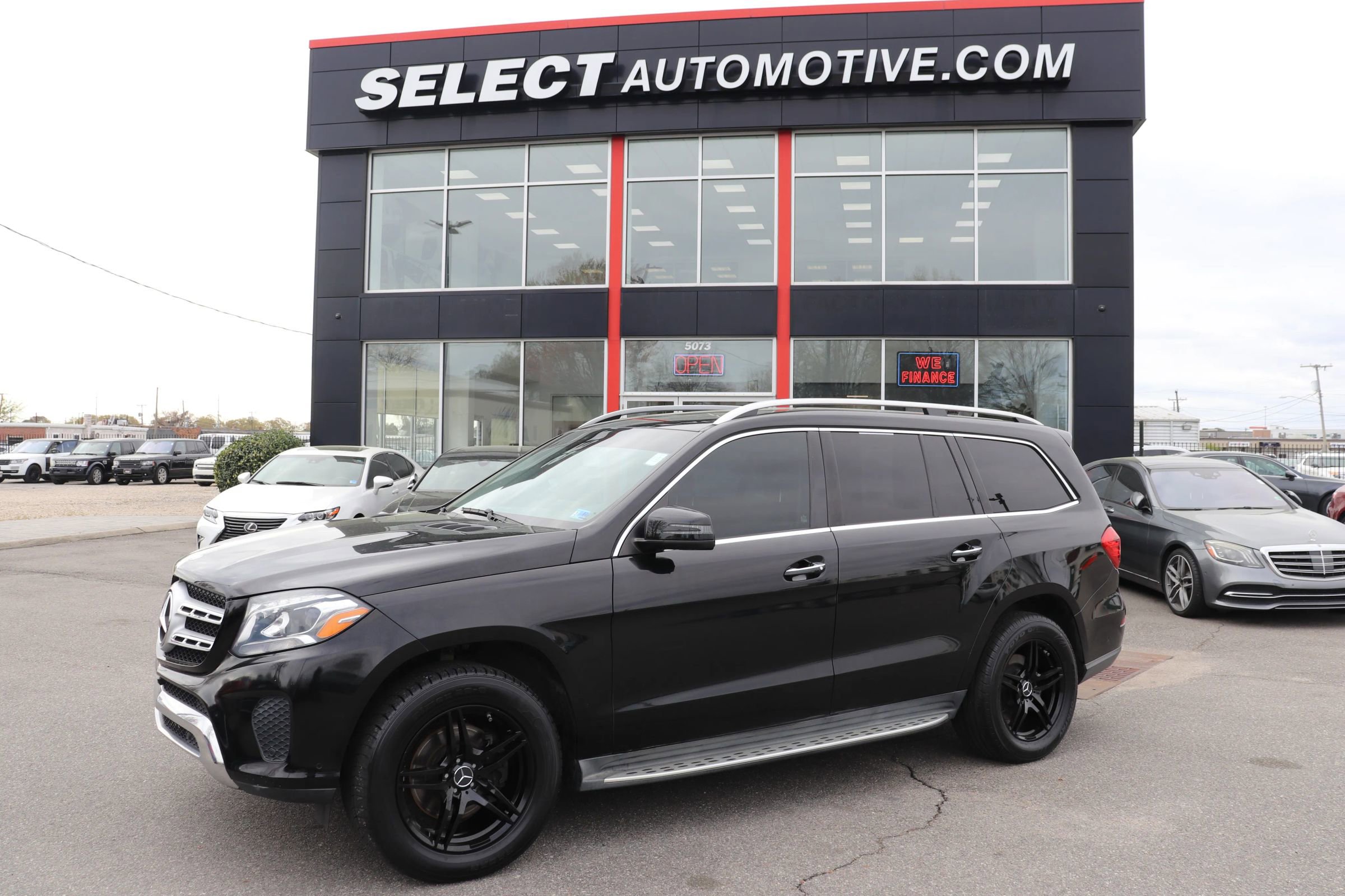 Used 2017 Mercedes-Benz GLS 450 4MATIC w/ Premium Package image 23