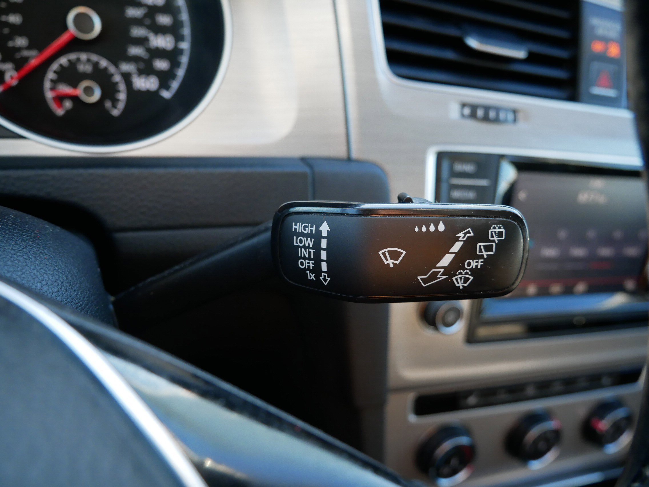 Used 2015 Volkswagen Golf TDI SE image 33