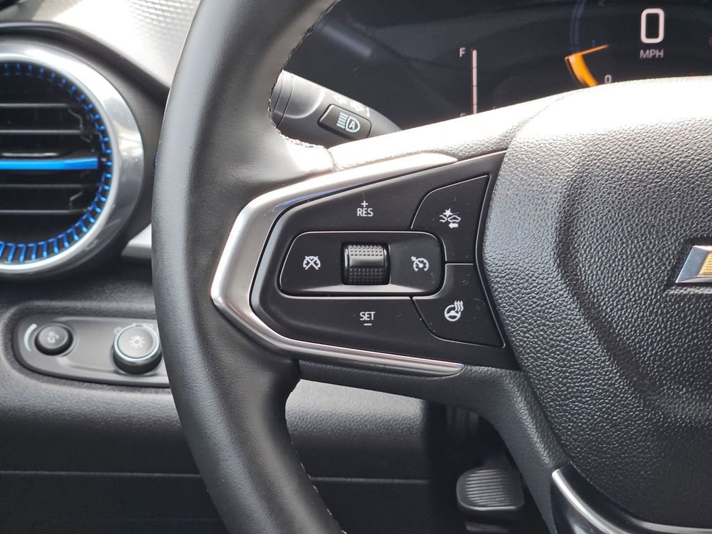 Used 2025 Chevrolet Trax LT w/ LT Convenience Package FWD image 25