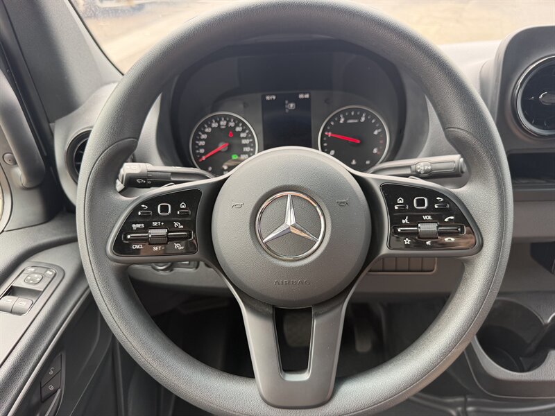 Used 2023 Mercedes-Benz Sprinter 3500 image 17