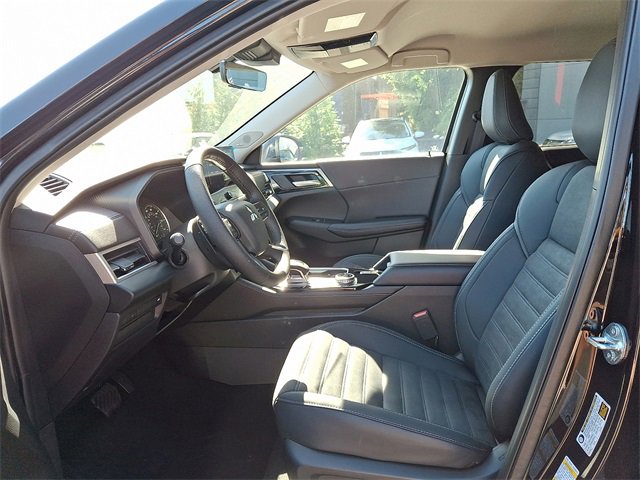 New 2025 Mitsubishi Outlander SE image 6