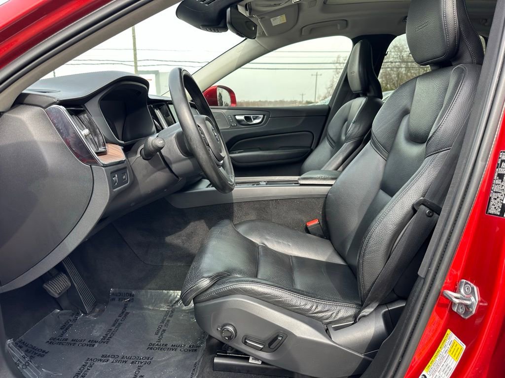 Used 2019 Volvo XC60 T5 Inscription image 12