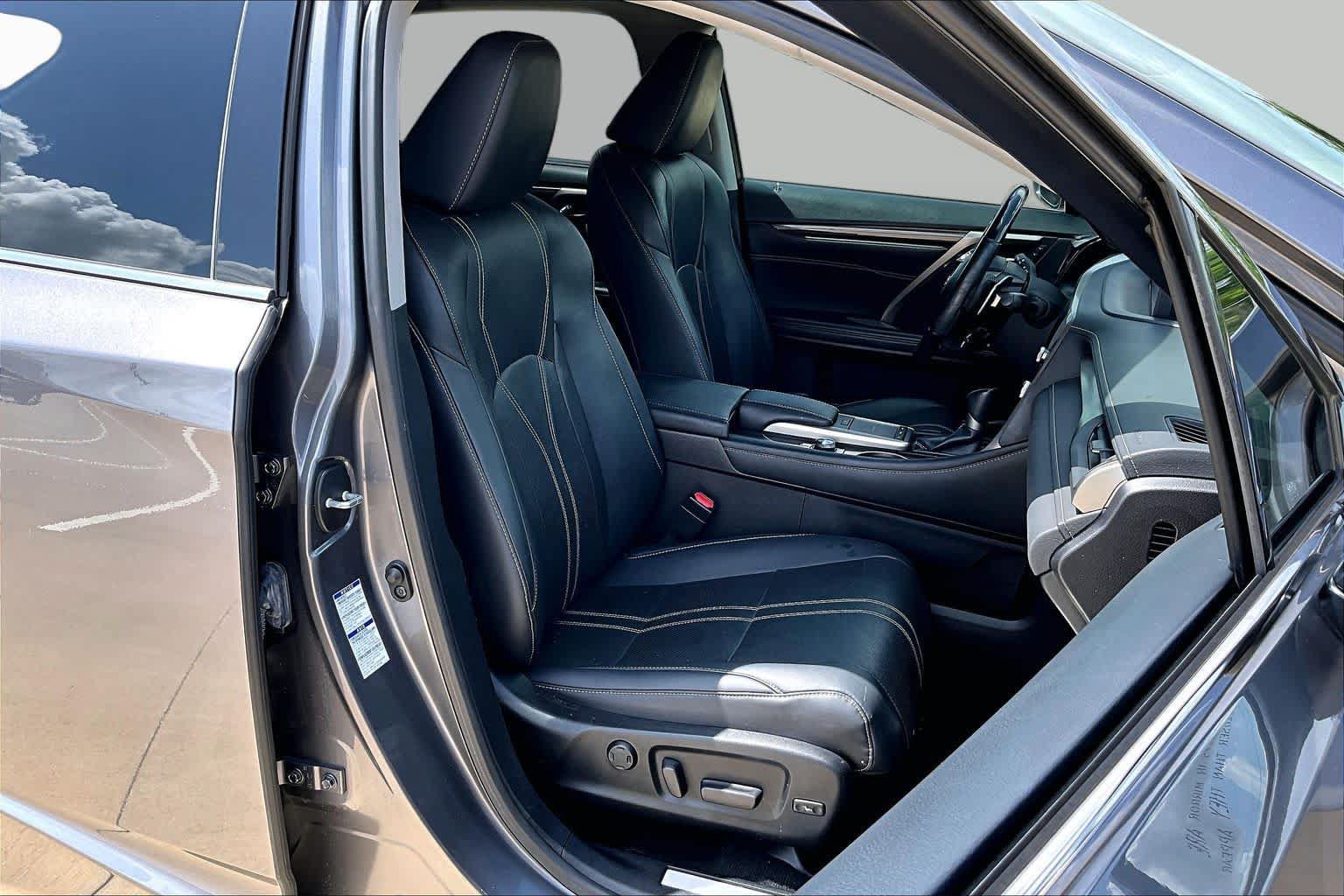 Used 2020 Lexus RX 450h AWD w/ Luxury Package image 9