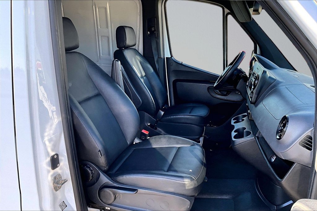 Used 2025 Mercedes-Benz Sprinter 2500 image 7