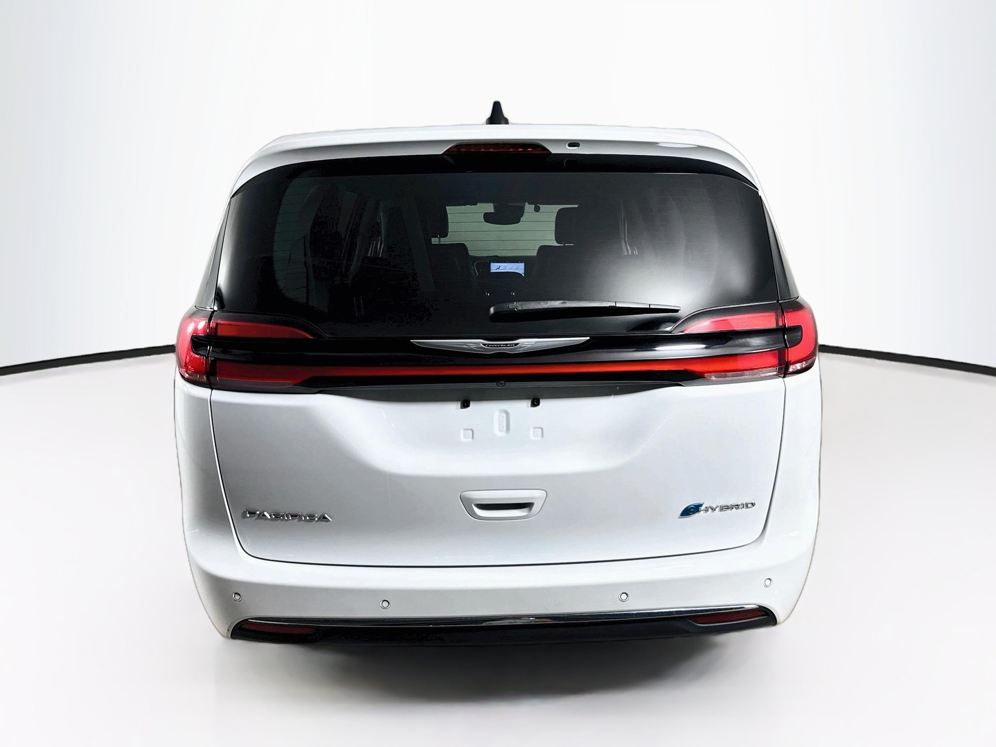 Used 2024 Chrysler Pacifica Limited FWD image 32
