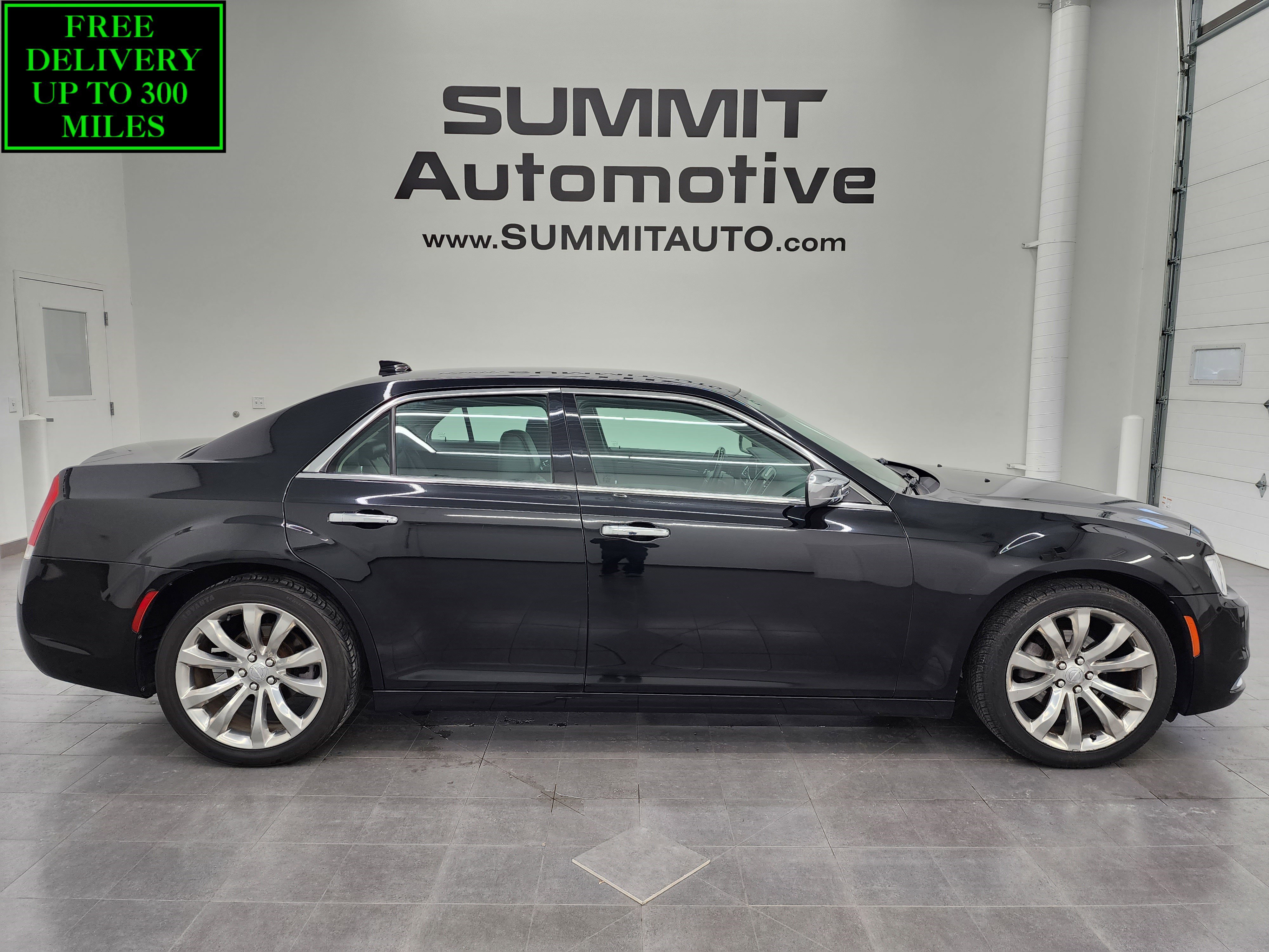 Used 2019 Chrysler 300 Limited image 1