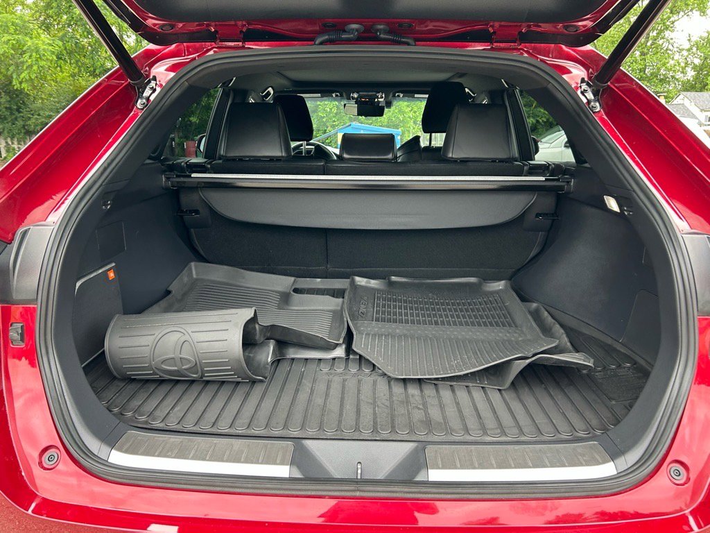 Used 2023 Toyota Venza Limited image 7