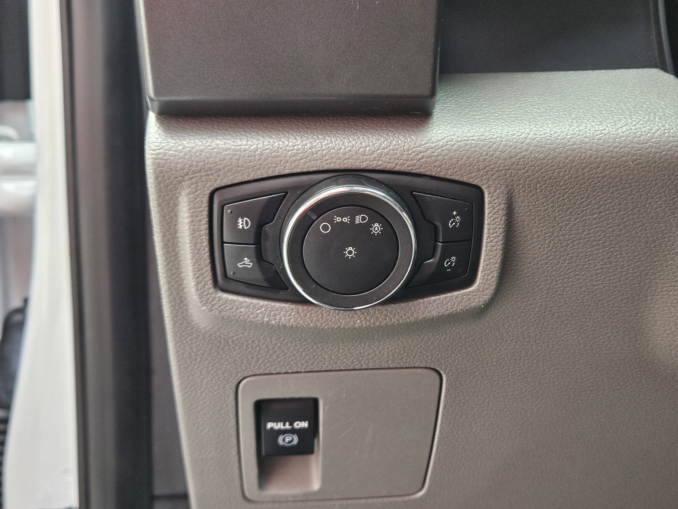 Used 2018 Ford F150 XLT image 18