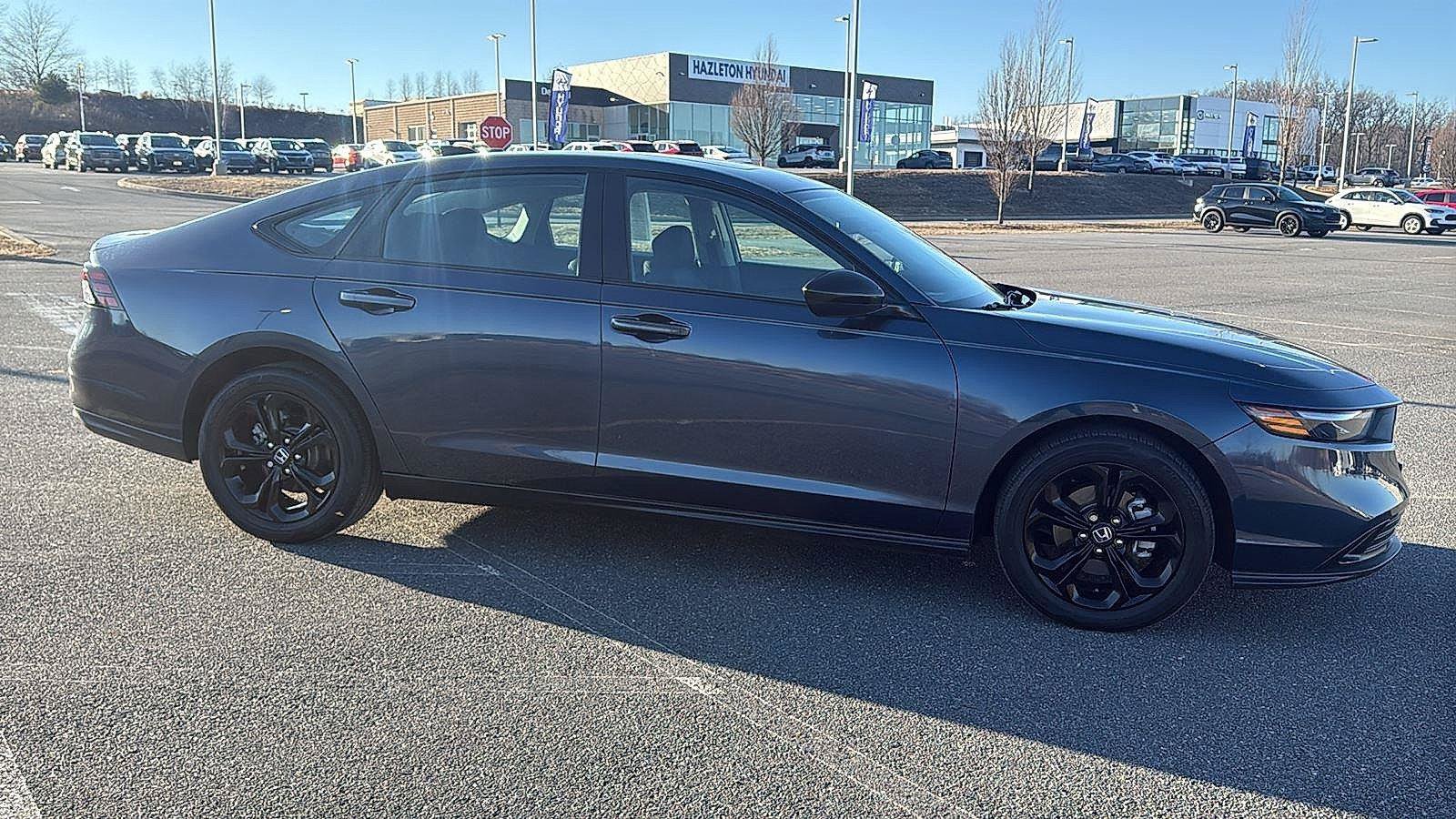 Used 2025 Honda Accord SE image 3