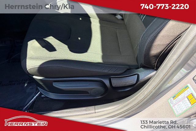 Used 2024 Hyundai Elantra SEL w/ Convenience Package FWD image 16