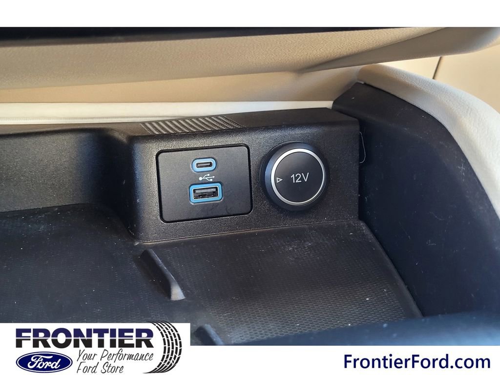 Used 2020 Ford Escape Titanium image 26