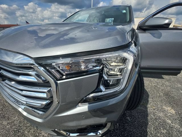 Used 2024 GMC Terrain SLT w/ Tech Package FWD image 27