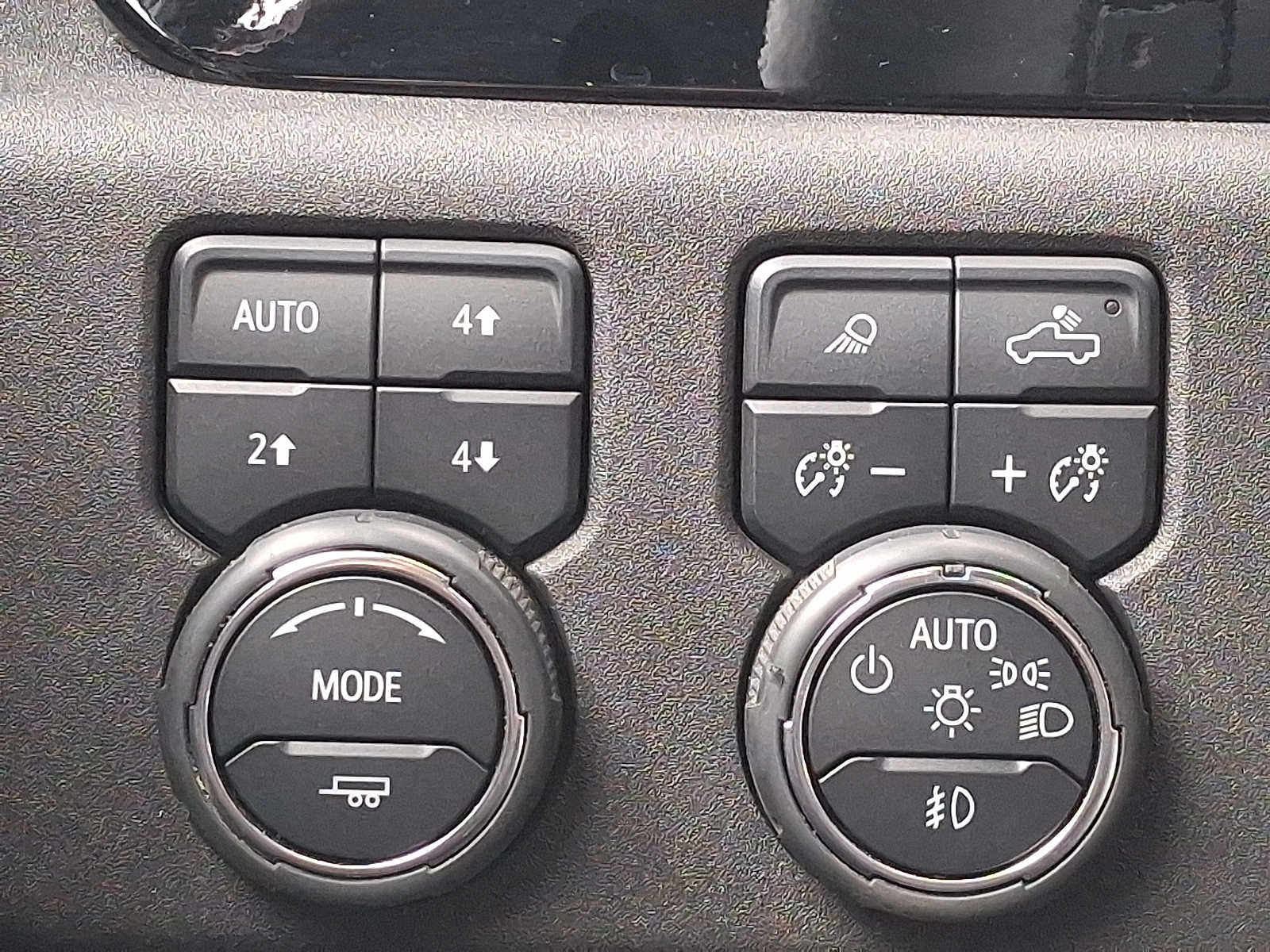 Used 2024 Chevrolet Silverado 1500 High Country AWD/4WD image 25