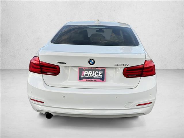 Used 2017 BMW 320i xDrive Sedan image 6